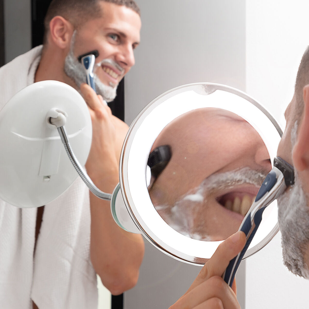 Specchio con Lente d'Ingrandimento LED con Braccio Flessibile e Ventosa Mizoom